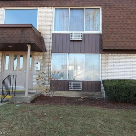 Buy this 1 bed condo on Castle Gardens Apartment in Roseville, MI 48066