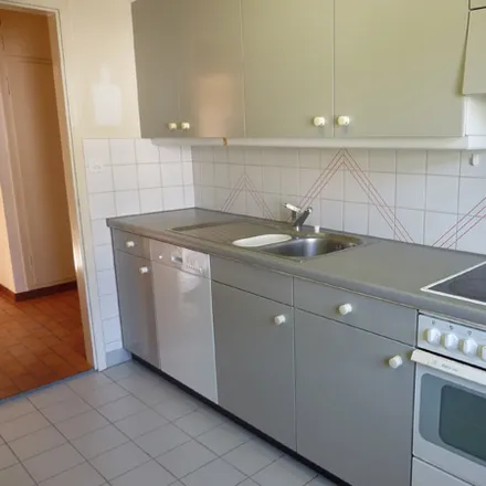 Image 3 - Schaffhauserstrasse 9, 8152 Glattbrugg, Switzerland - Apartment for rent