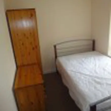 Image 3 - Beeches Hollow, Sheffield, S2 3QY, United Kingdom - Townhouse for rent