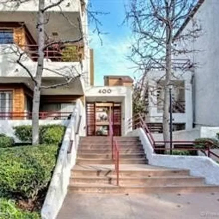 Rent this 3 bed condo on 400 North Louise Street in Glendale, CA 91203
