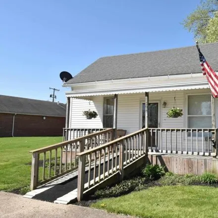 Buy this 3 bed house on 320 South Clinton Street in Boswell, Benton County