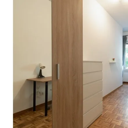 Rent this 6 bed room on Madrid in Calle de Montesa, 31
