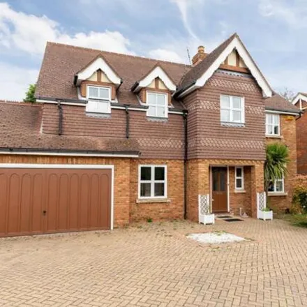 Buy this 5 bed house on Orchard End in Walton-on-Thames, KT13 9LS