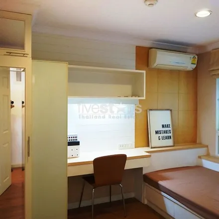 Rent this 3 bed apartment on Nakhon Thai Soi 22 in Yan Nawa District, 10120