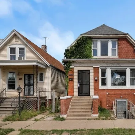 Buy this 4 bed duplex on 7823 South Saint Lawrence Avenue in Chicago, IL 60619