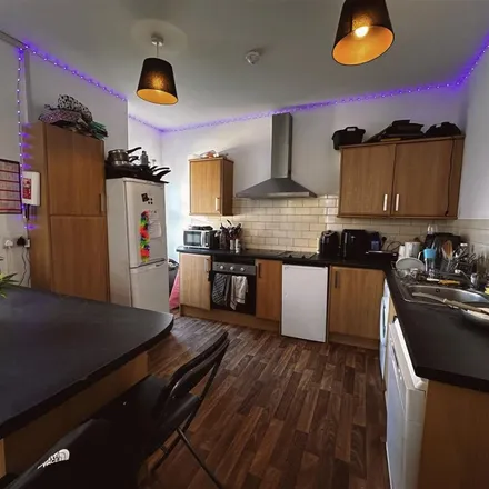 Rent this 7 bed apartment on 27 Gedling Grove in Nottingham, NG7 4DU