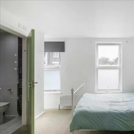 Image 7 - Delorme Street, London, W6 8DS, United Kingdom - House for sale