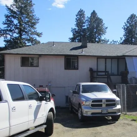 Buy this 4 bed house on 458 West 3rd Avenue in Sutherlin, Douglas County