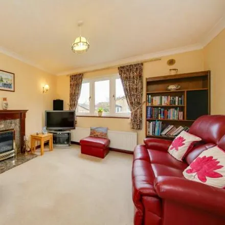 Image 2 - Moor Park Avenue, Chesterfield, S40 3RL, United Kingdom - House for sale