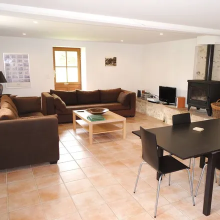 Rent this 2 bed townhouse on 85410 La Caillère-Saint-Hilaire