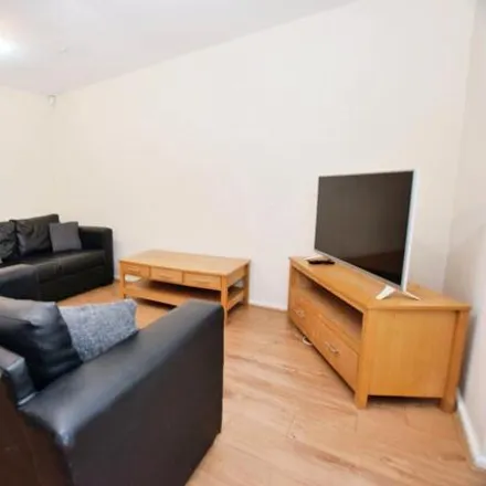 Image 3 - 37 Peregrine Street, Manchester, M15 5PZ, United Kingdom - Townhouse for rent
