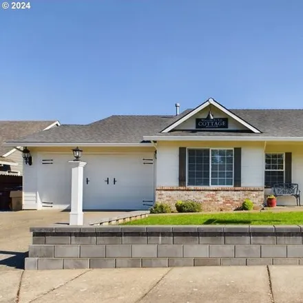 Buy this 3 bed house on 265 Thunderbird Street in Molalla, OR 97038