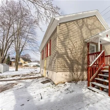 Image 2 - 273 East Grant Street, Augusta, Eau Claire County, WI 54722, USA - House for sale