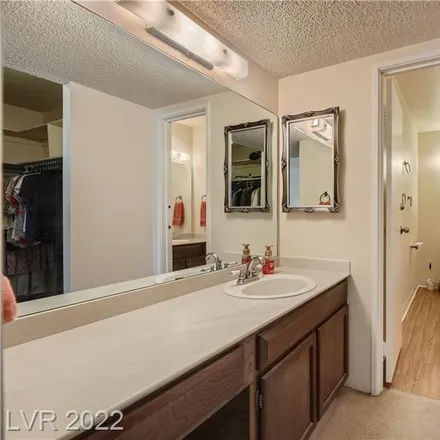 Image 8 - 778 South Royal Crest Circle, Paradise, NV 89169, USA - Condo for sale