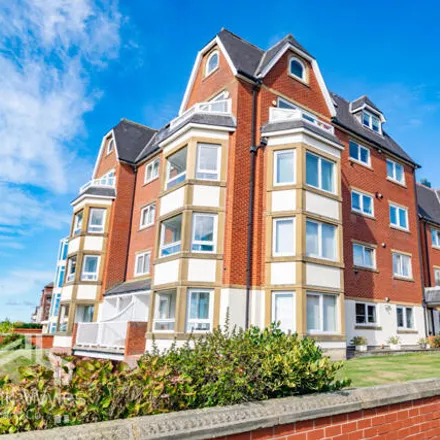 Buy this 2 bed apartment on South Promenade in Lytham St Annes, FY8 1NG