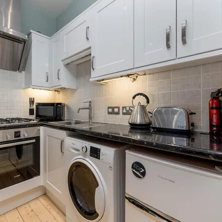 Image 6 - 16 Saxe-Coburg Street, City of Edinburgh, EH3 5BP, United Kingdom - Apartment for rent