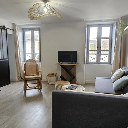 Rent this 2 bed apartment on Douze in Rue des Frères Robert et Gérard Darbins, 40000 Mont-de-Marsan