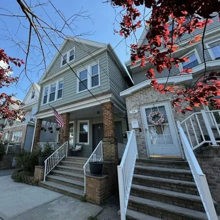 Rent this 2 bed house on 32 West 40th Street in Bayonne, NJ 07002