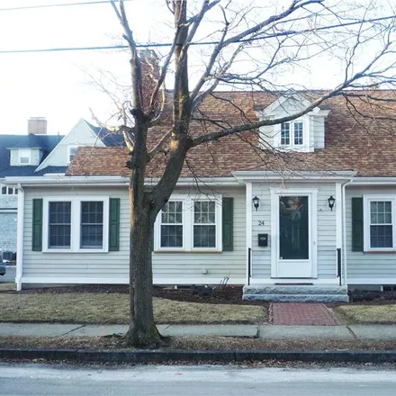 Rent this 4 bed house on 24 Oxford Street in Arlington, MA