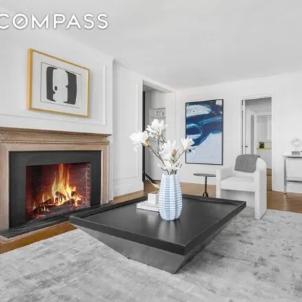Image 3 - 155 East 72nd Street, New York, NY 10021, USA - Apartment for sale