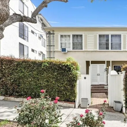 Image 1 - 1136 Larrabee Street, West Hollywood, CA 90069, USA - House for rent