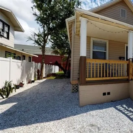 Buy this 2 bed house on West Laurel Street in Tampa, FL 33607