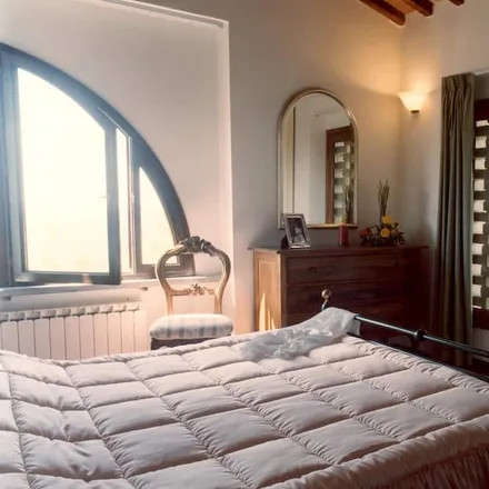 Rent this 2 bed house on 50025 Montespertoli FI