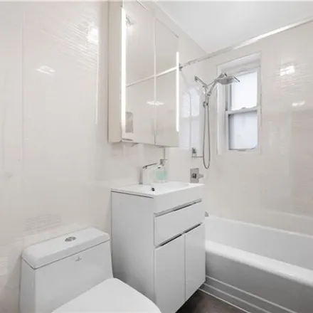 Image 6 - 1717 East 18th Street, New York, NY 11229, USA - Apartment for sale