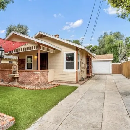 Rent this 2 bed house on 1581 Navarro Avenue in Pasadena, CA 91103