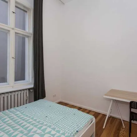 Rent this 1 bed apartment on Hohenzollerndamm 143a in 14199 Berlin, Germany