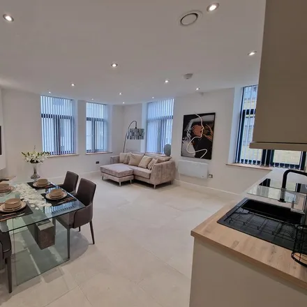 Image 1 - Holdsworth Street, Little Germany, Bradford, BD1 4AB, United Kingdom - Apartment for rent