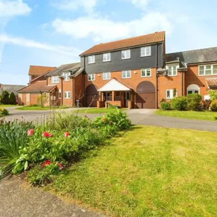 Image 2 - Burton Waters, Burton Lane End, LN1 2UA, United Kingdom - Townhouse for sale