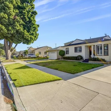 Buy this 3 bed house on 4118 Ladoga Avenue in Lakewood, CA 90713