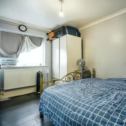 Image 6 - Ednam House, London, SE15 6SE, United Kingdom - Apartment for sale
