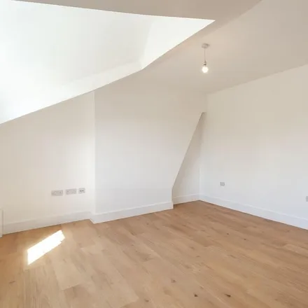 Image 3 - 10 Devonshire Place, Harrogate, HG1 4AA, United Kingdom - Apartment for rent