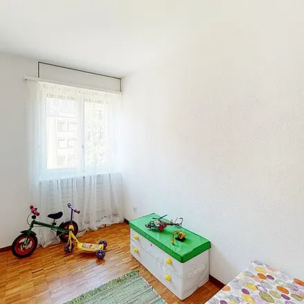 Image 3 - ALDI, Via Bellinzona 49, 6710 Circolo della Riviera, Switzerland - Apartment for rent