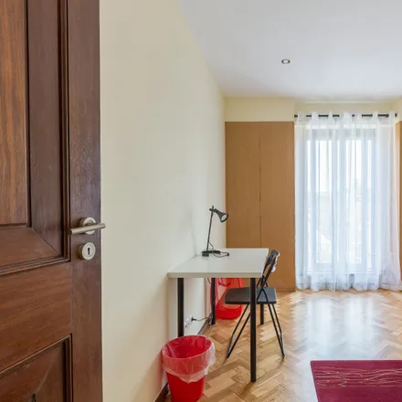 Rent this 4 bed room on Rua da Restauração 93 in 4050-506 Porto, Portugal