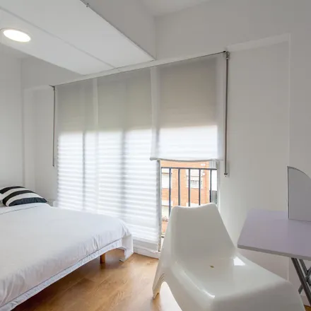 Image 2 - Carrer del Bergantí, 46009 Valencia, Spain - Room for rent