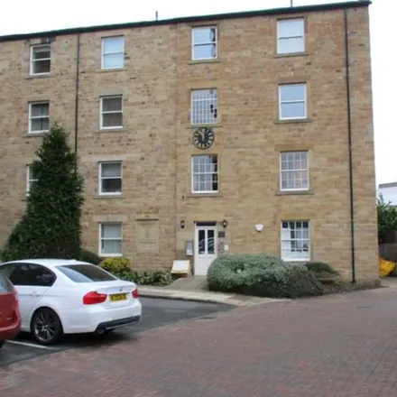 Image 3 - Textile Street, Dewsbury, WF13 2EX, United Kingdom - Apartment for rent