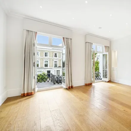 Rent this 5 bed house on 58 Scarsdale Villas in London, W8 6PU