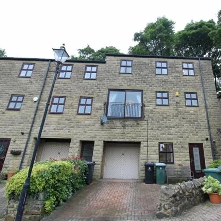 Buy this 4 bed townhouse on Yate Lane in Oxenhope, BD22 9HL