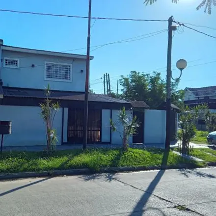 Buy this 3 bed house on Sarratea in Quilmes Oeste, B1879 ETH Quilmes