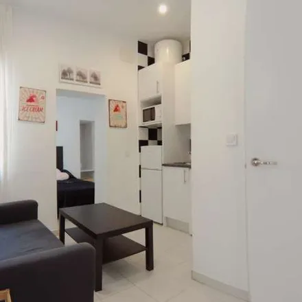 Image 2 - Calle de Marcelo Usera, 150, 28026 Madrid, Spain - Apartment for rent