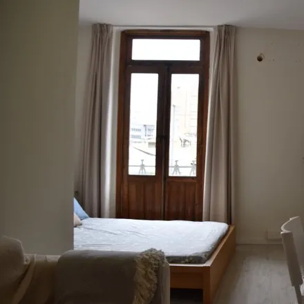 Rent this 8 bed room on Carrer dels Adressadors in 46001 Valencia, Spain
