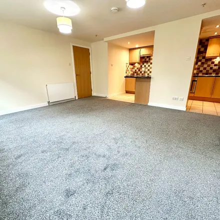 Rent this 2 bed apartment on Tesco Express in Kent Road, Glasgow