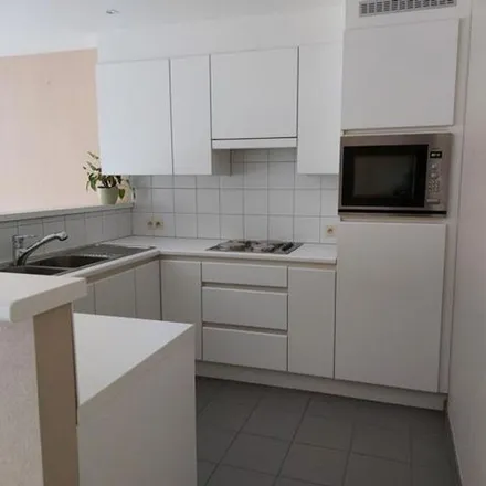 Rent this 3 bed apartment on Waaiburg 33-33E in 2440 Geel, Belgium