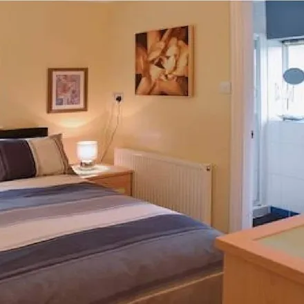 Rent this 4 bed house on Llanddeiniolen in LL57 4GA, United Kingdom