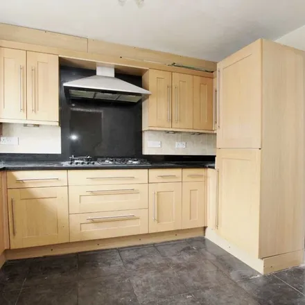 Rent this 5 bed townhouse on Summerwood Road in London, TW7 7QR