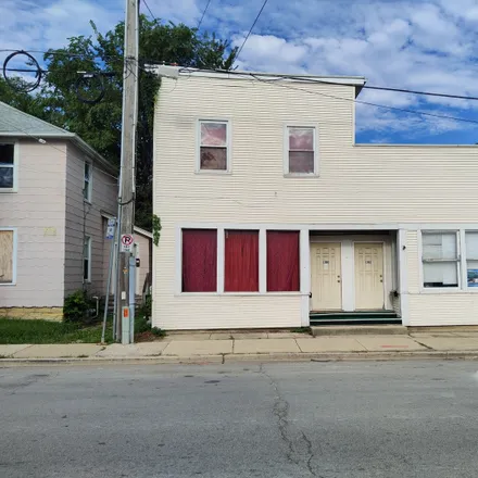 Image 1 - 102 North Ohio Street, Aurora, IL 60505, USA - Duplex for sale