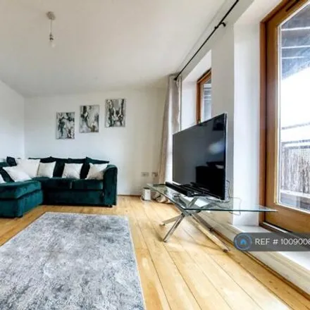 Rent this 2 bed apartment on unnamed road in London, CR0 2NQ